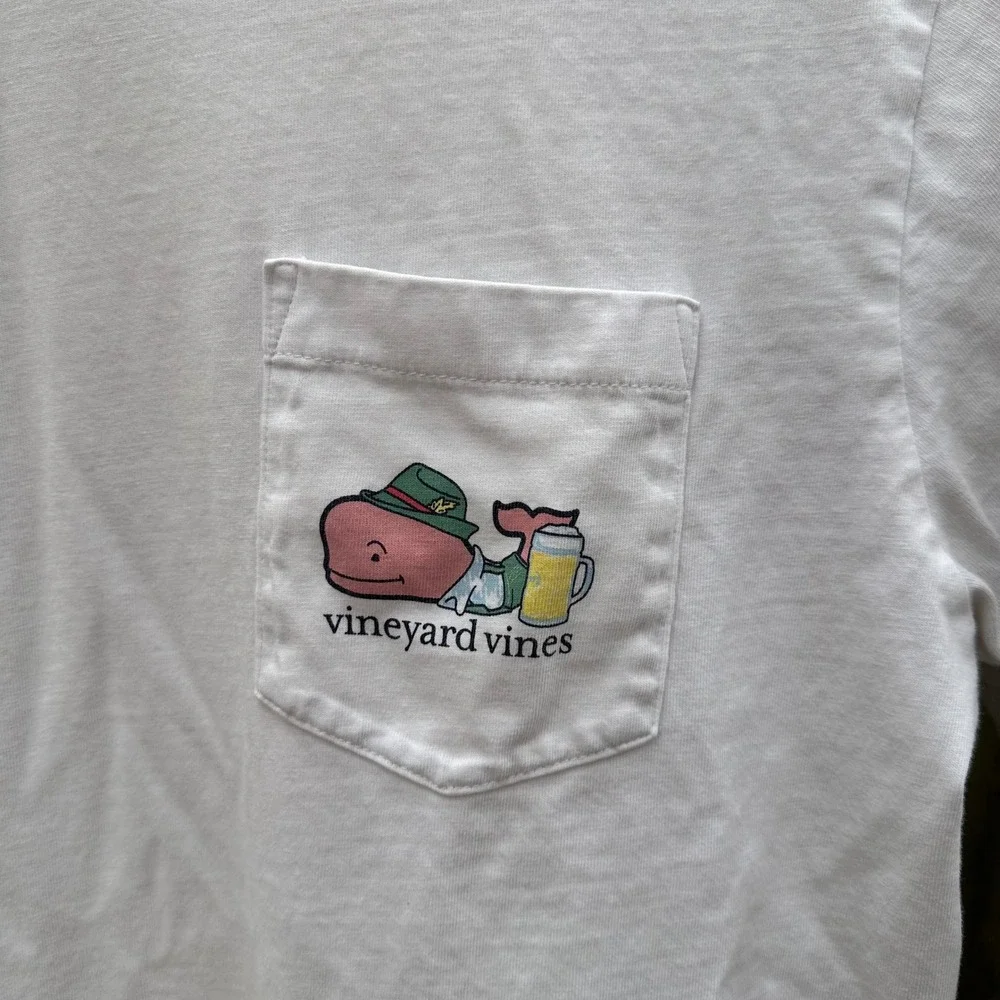Vineyard Vines Whale‎ Pocket T-Shirt White Beer Oktoberfest Graphic Size Small